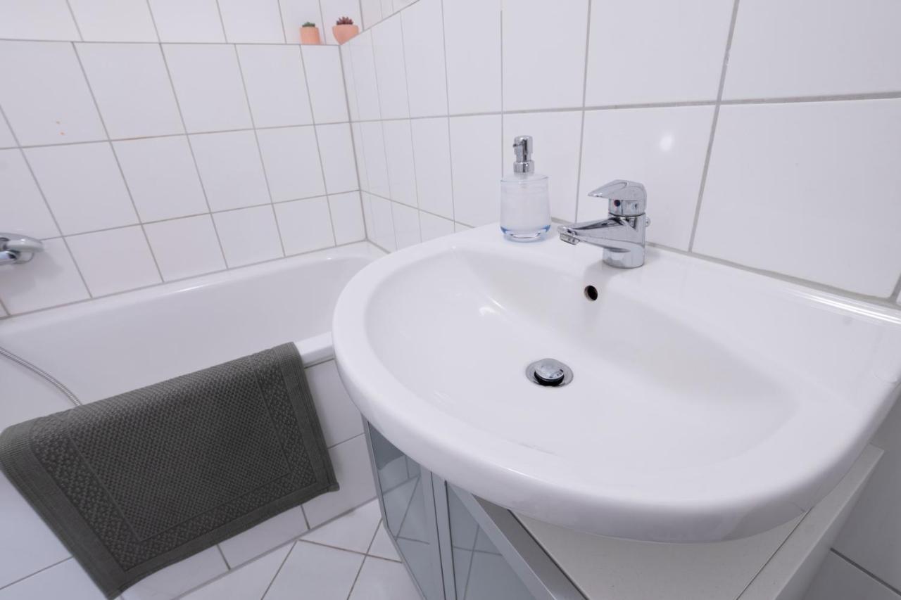 Zwickau Mittendrin, Tolles Balkon-Apartment Екстериор снимка